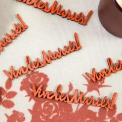 Badaboum 12 Confettis De Table Vive Les Mari S En Bois Rouge